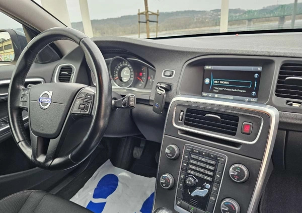 Volvo V60 cena 41900 przebieg: 192000, rok produkcji 2013 z Urzędów małe 562